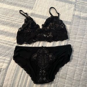EUC Victoria’s Secret black bra and panty, size Medium